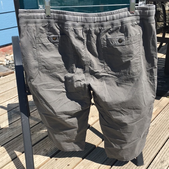 L.L. Bean Pull-up and Tie Faded Grey Bermuda Capri Shorts Size L - Picture 2 of 5